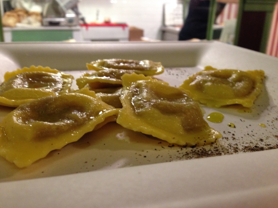 Ravioli di baccalà con passatina di ceci